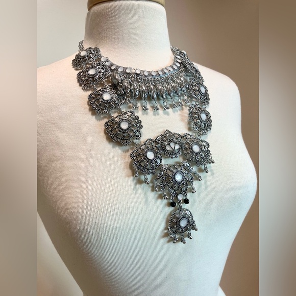 BOHO STATEMENT NECKLACE - Picture 2 of 5